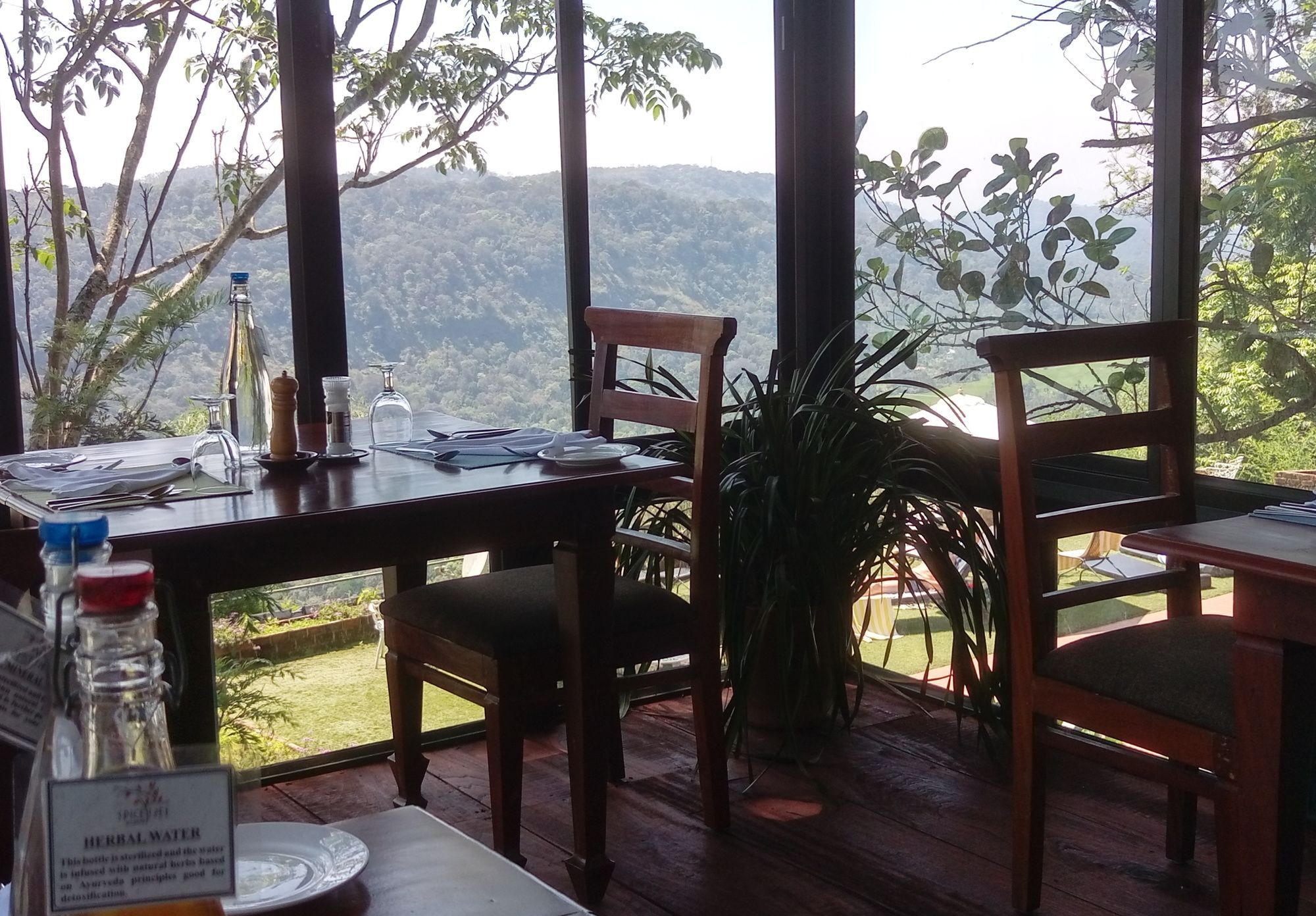 מלון Chinnakanal Spicetree Munnar מראה חיצוני תמונה